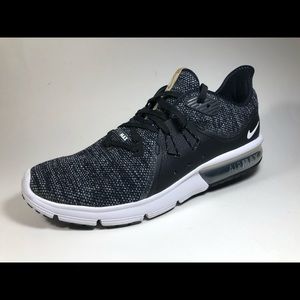 - LIKE NEW! Women's Nike Air Max Sequent Black Sneaker 11